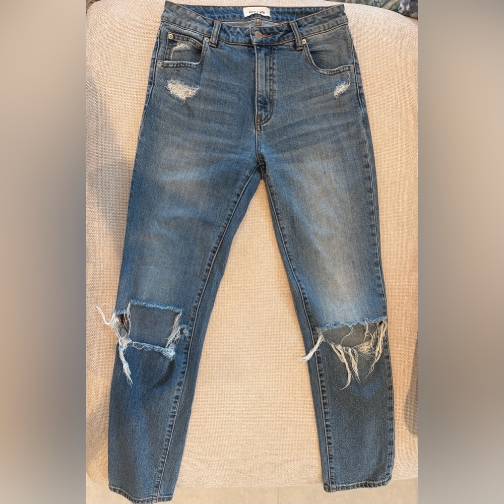 REVOLVE | ROLLA’S mid-high slim jeans with knee rip